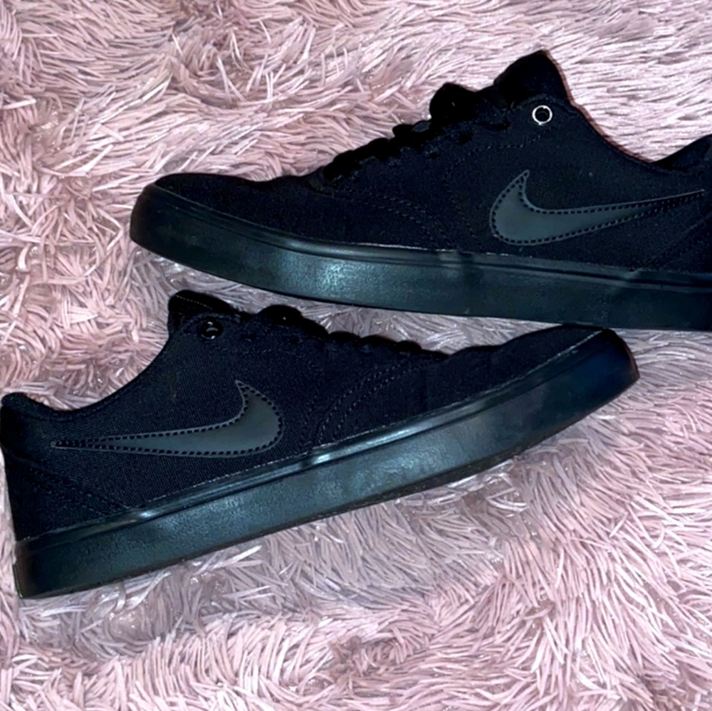 Nike canvas shoes